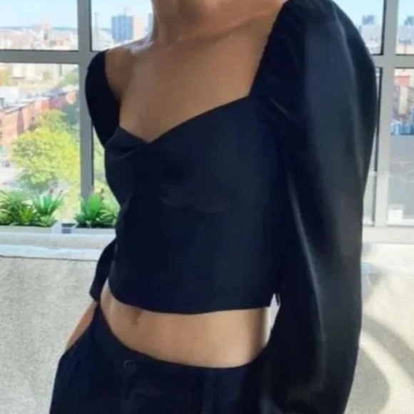 Aritzia Sunday Best Billie blouse - Picture 1 of 3